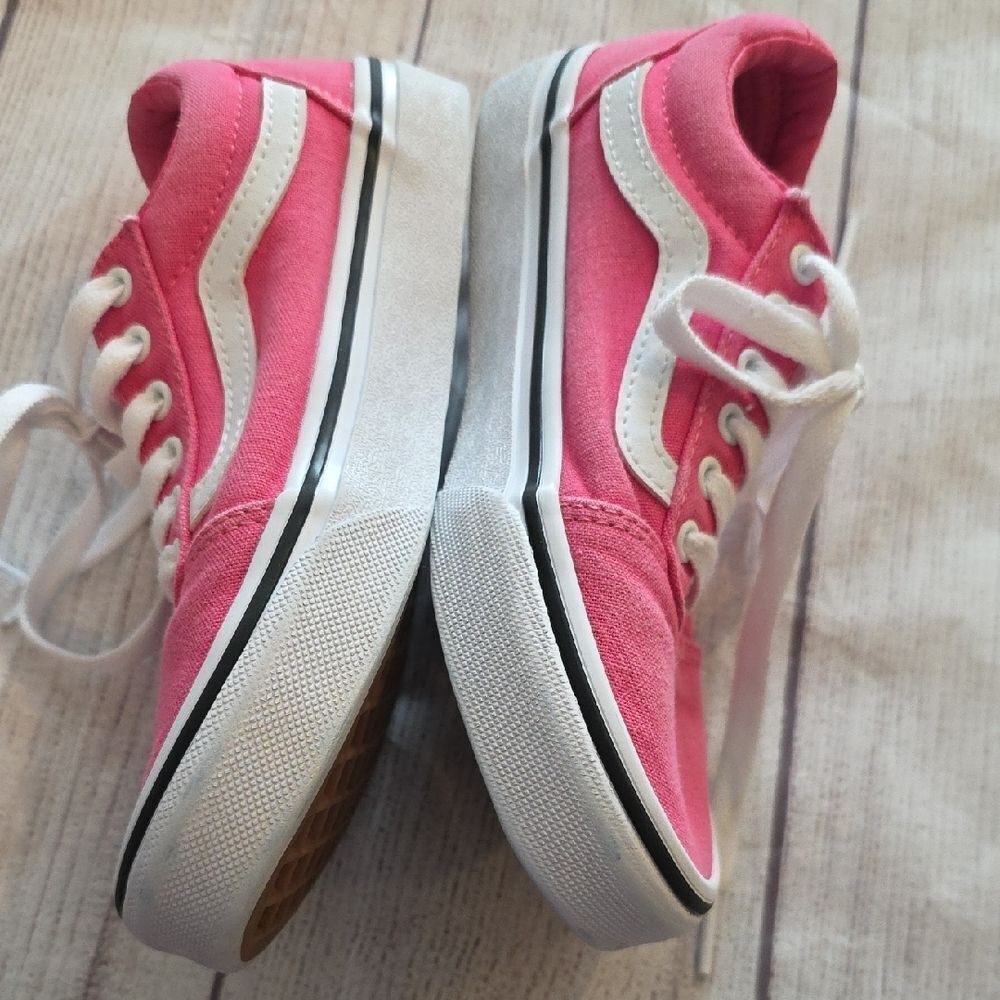 Vans Kids Sneakers in Vibrant Pink and Classic White - Picture 6 of 8